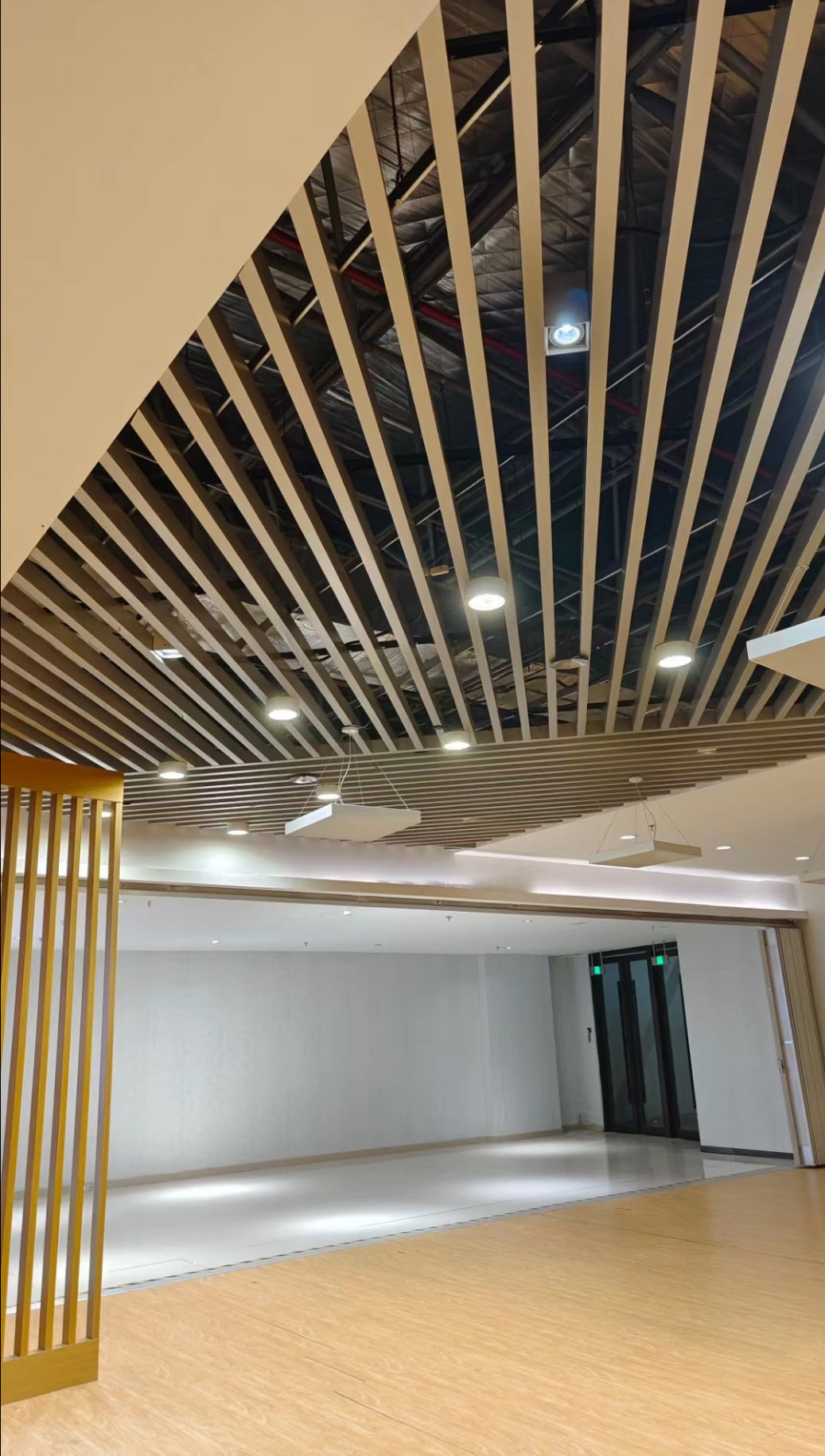 Aluminium U-Baffle Ceiling System