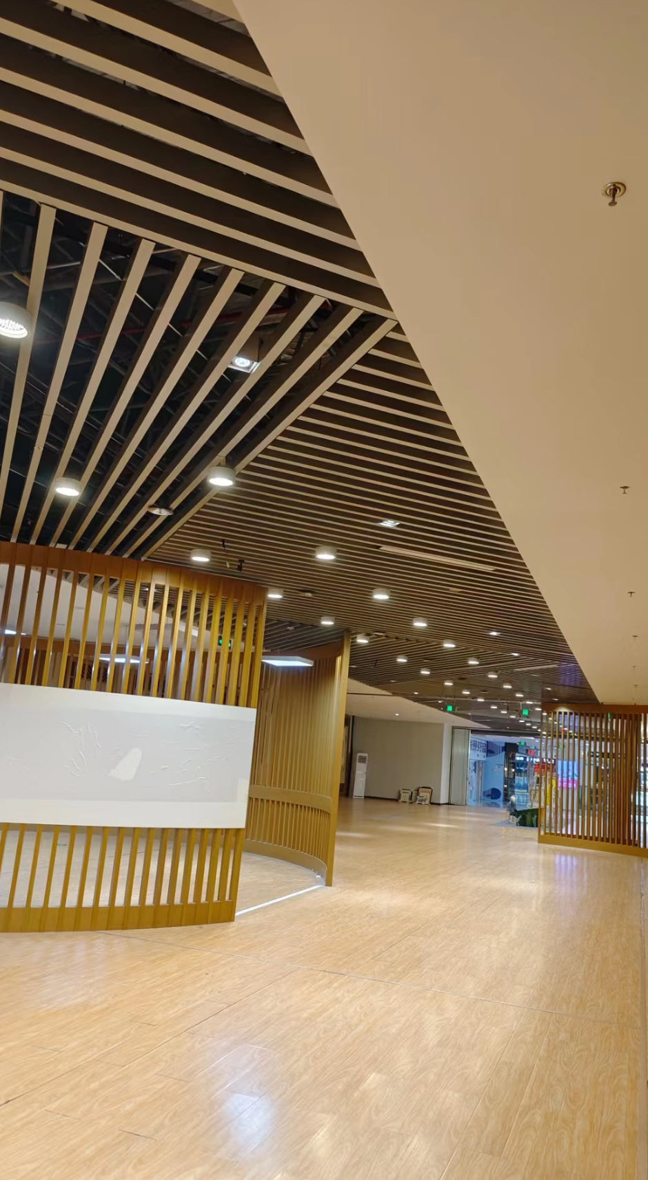 Aluminium U-Baffle Ceiling System